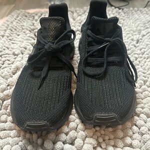 Adidas size 8 black ath shoes